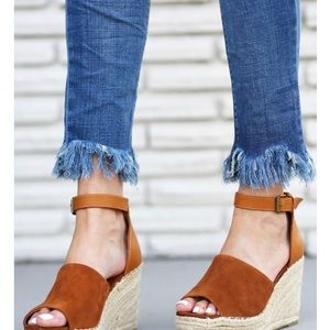 Trendy fringe bottom jeans